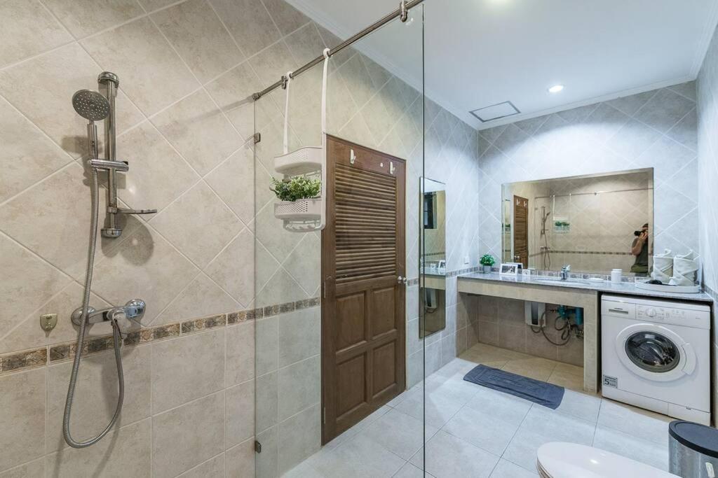 Anb Poolvilla 3Br Walk Private Beach In Pratamnak Pattaya Buitenkant foto